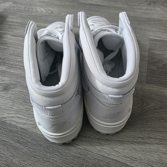 Athletic_Shoes